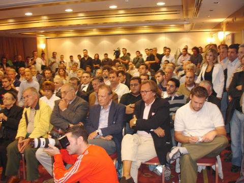 300 περίπου φίλαθλοι παραβρέθηκαν στη συνάντηση
