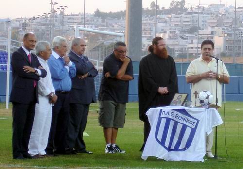 Ο Νίκος Πηρούνιας κάνει δηλώσεις ενόψει της νέας χρονιάς