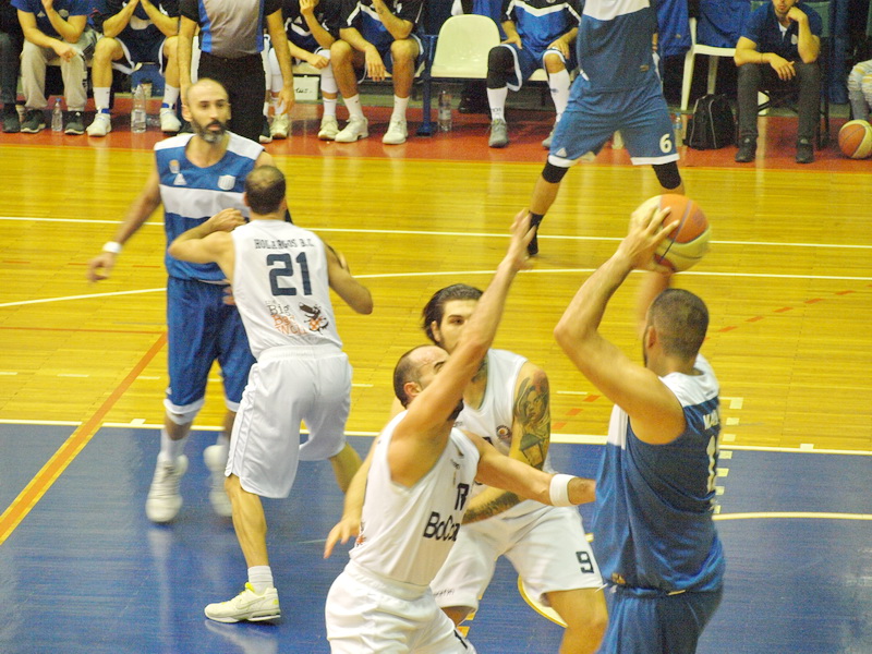 Φάση από τον αγώνα με το Χολαργό